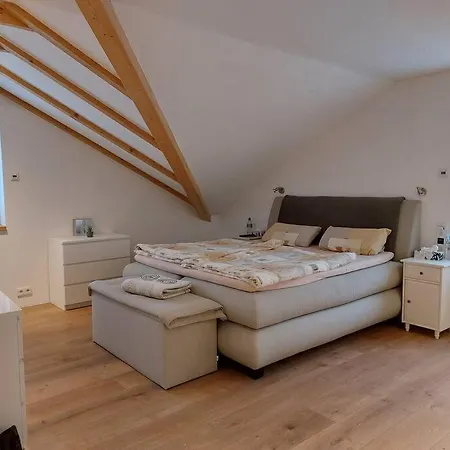 Modernes Haus Im Landhausstyle In Zons Lejlighed